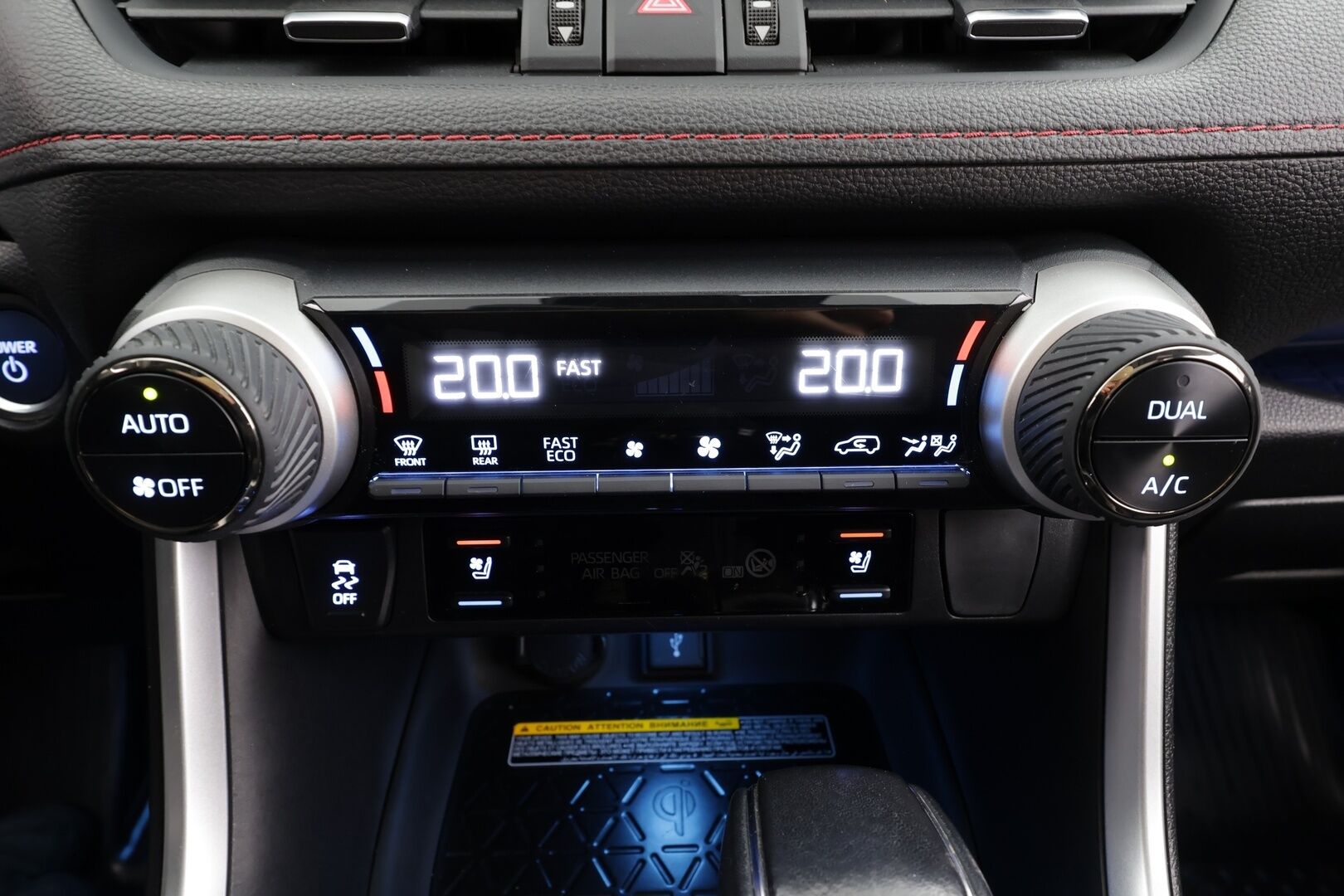 Toyota RAV4 Plug-in 2021 Hybrid 2,5 AWD-i Premium Business * ACC / HUD / 360° / Muistipenkki / Ilmastoidut nahat / JBL / Panorama / Koukku / LED * - Kahdet renkaat aluvanteilla / Merkkihuollettu / Huippuvarusteet - HULLU BLACKWEEK KORKOTARJOUS 2,49%