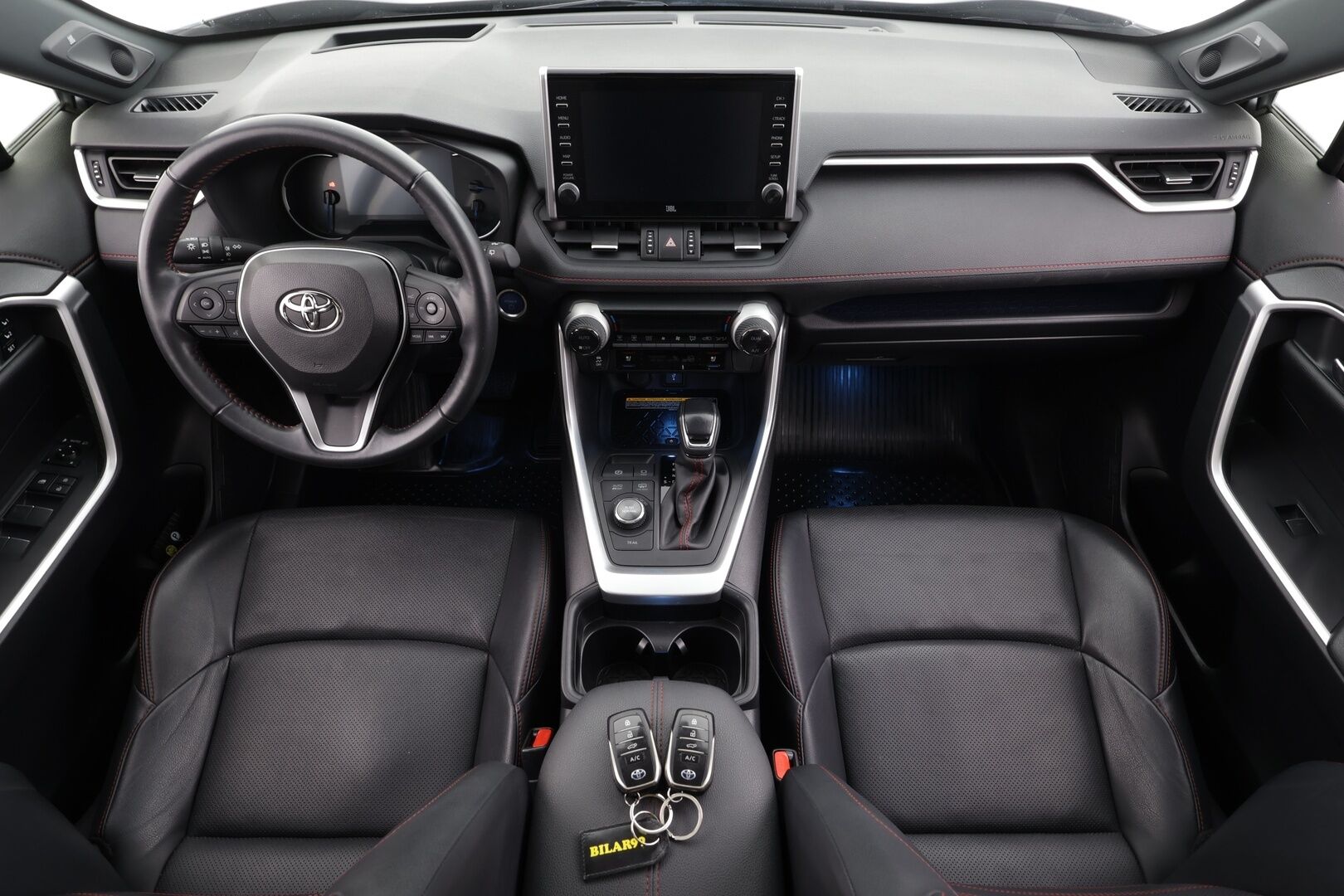 Toyota RAV4 Plug-in 2021 Hybrid 2,5 AWD-i Premium Business * ACC / HUD / 360° / Muistipenkki / Ilmastoidut nahat / JBL / Panorama / Koukku / LED * - Kahdet renkaat aluvanteilla / Merkkihuollettu / Huippuvarusteet - HULLU BLACKWEEK KORKOTARJOUS 2,49%