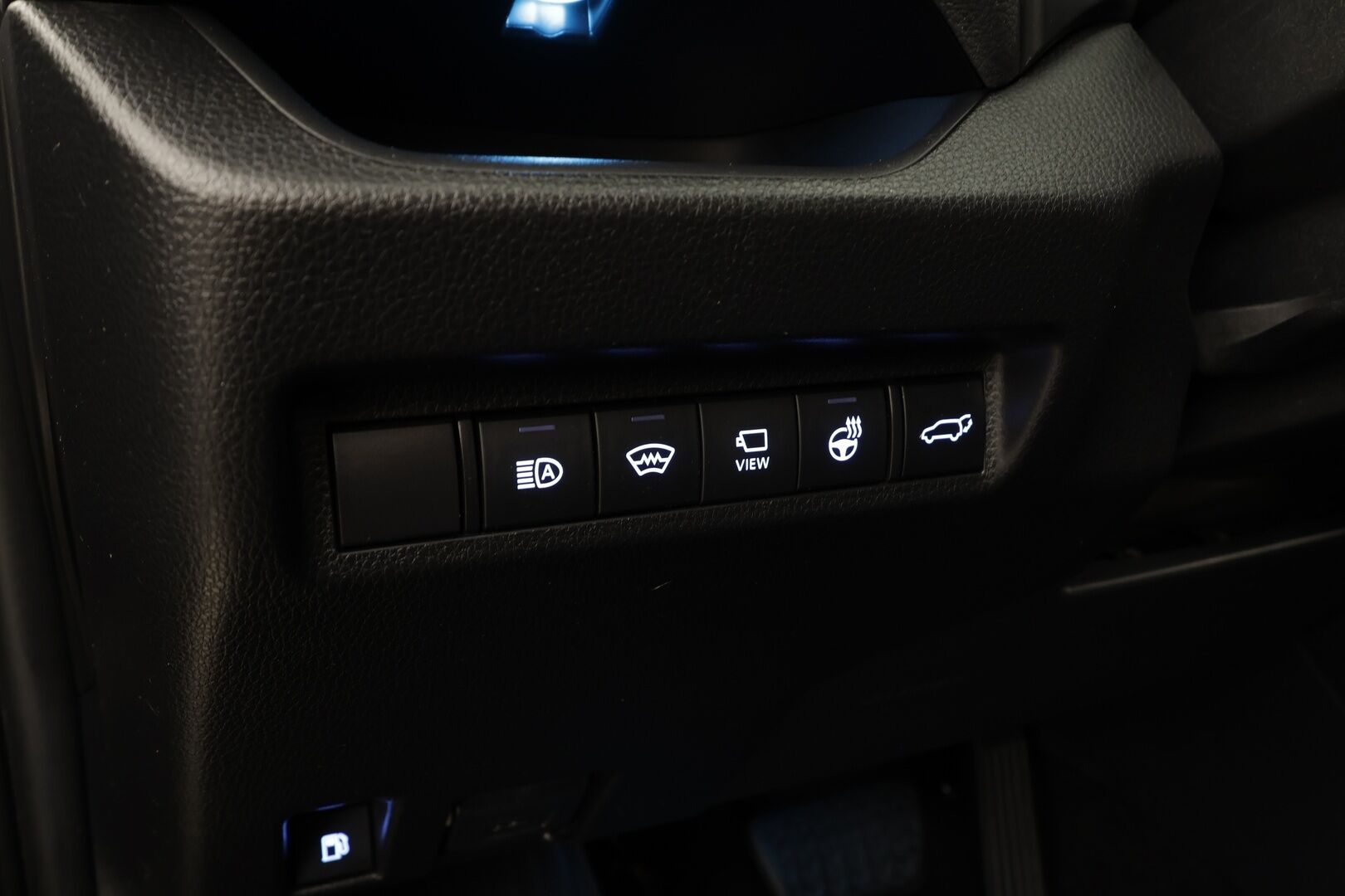 Toyota RAV4 Plug-in 2021 Hybrid 2,5 AWD-i Premium Business * ACC / HUD / 360° / Muistipenkki / Ilmastoidut nahat / JBL / Panorama / Koukku / LED * - Kahdet renkaat aluvanteilla / Merkkihuollettu / Huippuvarusteet - HULLU BLACKWEEK KORKOTARJOUS 2,49%