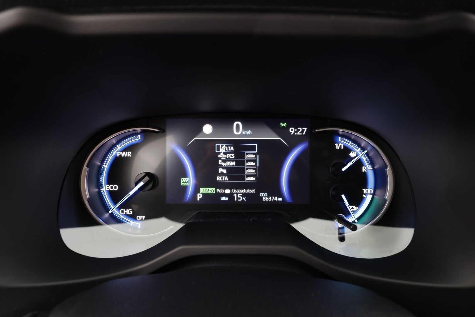 Toyota RAV4 Plug-in 2021 Hybrid 2,5 AWD-i Premium Business * ACC / HUD / 360° / Muistipenkki / Ilmastoidut nahat / JBL / Panorama / Koukku / LED * - Kahdet renkaat aluvanteilla / Merkkihuollettu / Huippuvarusteet - HULLU BLACKWEEK KORKOTARJOUS 2,49%