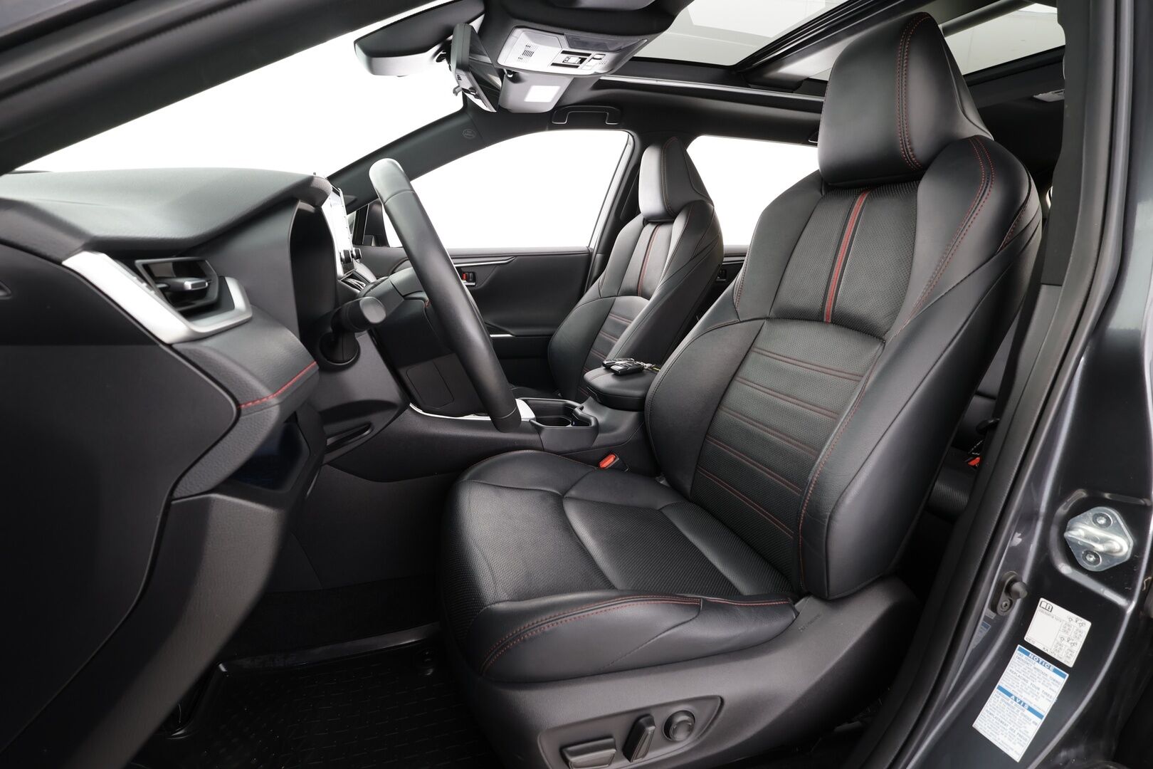 Toyota RAV4 Plug-in 2021 Hybrid 2,5 AWD-i Premium Business * ACC / HUD / 360° / Muistipenkki / Ilmastoidut nahat / JBL / Panorama / Koukku / LED * - Kahdet renkaat aluvanteilla / Merkkihuollettu / Huippuvarusteet - HULLU BLACKWEEK KORKOTARJOUS 2,49%