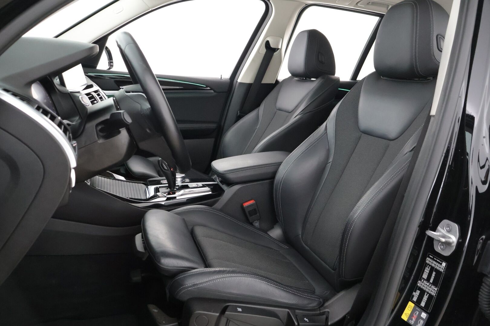 BMW X3 2021 G01 xDrive 30e xLine - 3,99 % KORKOTARJOUS TÄHÄN AUTOON - Digimittaristo / Sporttipenkit / Puolinahkasisusta