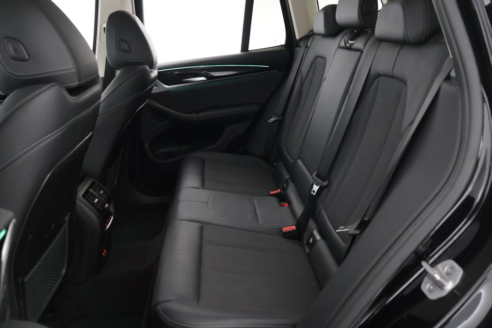 BMW X3 2021 G01 xDrive 30e xLine - 3,99 % KORKOTARJOUS TÄHÄN AUTOON - Digimittaristo / Sporttipenkit / Puolinahkasisusta