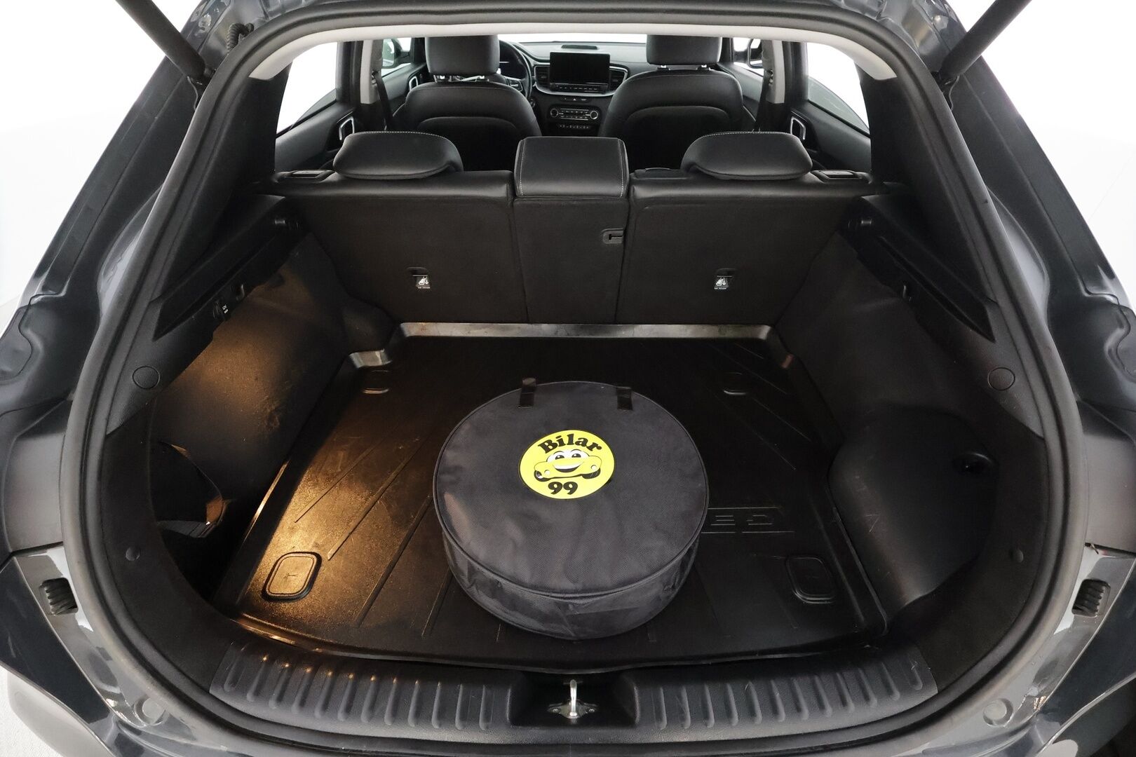 Kia XCeed 2021 1,6 GDI Plug-In Hybrid Business Premium Edition DCT * ACC / Panorama / P.kamera / LED / Navi / Muistipenkki * - KeylessGo / Ilmastoidut nahat / Kahdet renkaat aluvanteilla / Merkkihuollettu / Huippuvarusteet