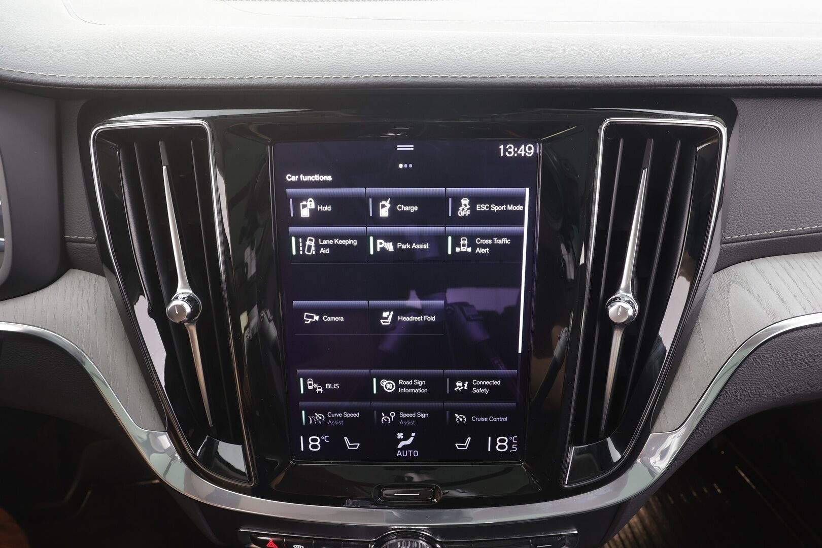 Volvo V60 2021 T8 TwE AWD Inscription aut - | ACC | Webasto | Koukku | Harman/Kardon | Sporttinahat muistilla | Panorama | P.kamera | Pilot assist | BLIS | Merkkihuollot | 