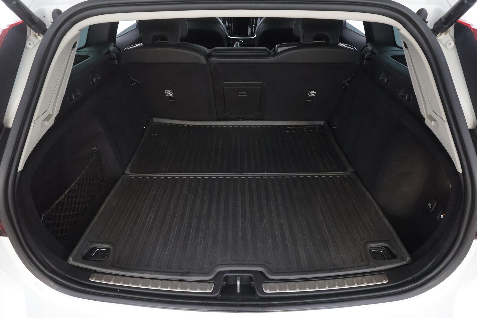 Volvo V60 2021 T8 TwE AWD Inscription aut - | ACC | Webasto | Koukku | Harman/Kardon | Sporttinahat muistilla | Panorama | P.kamera | Pilot assist | BLIS | Merkkihuollot | 