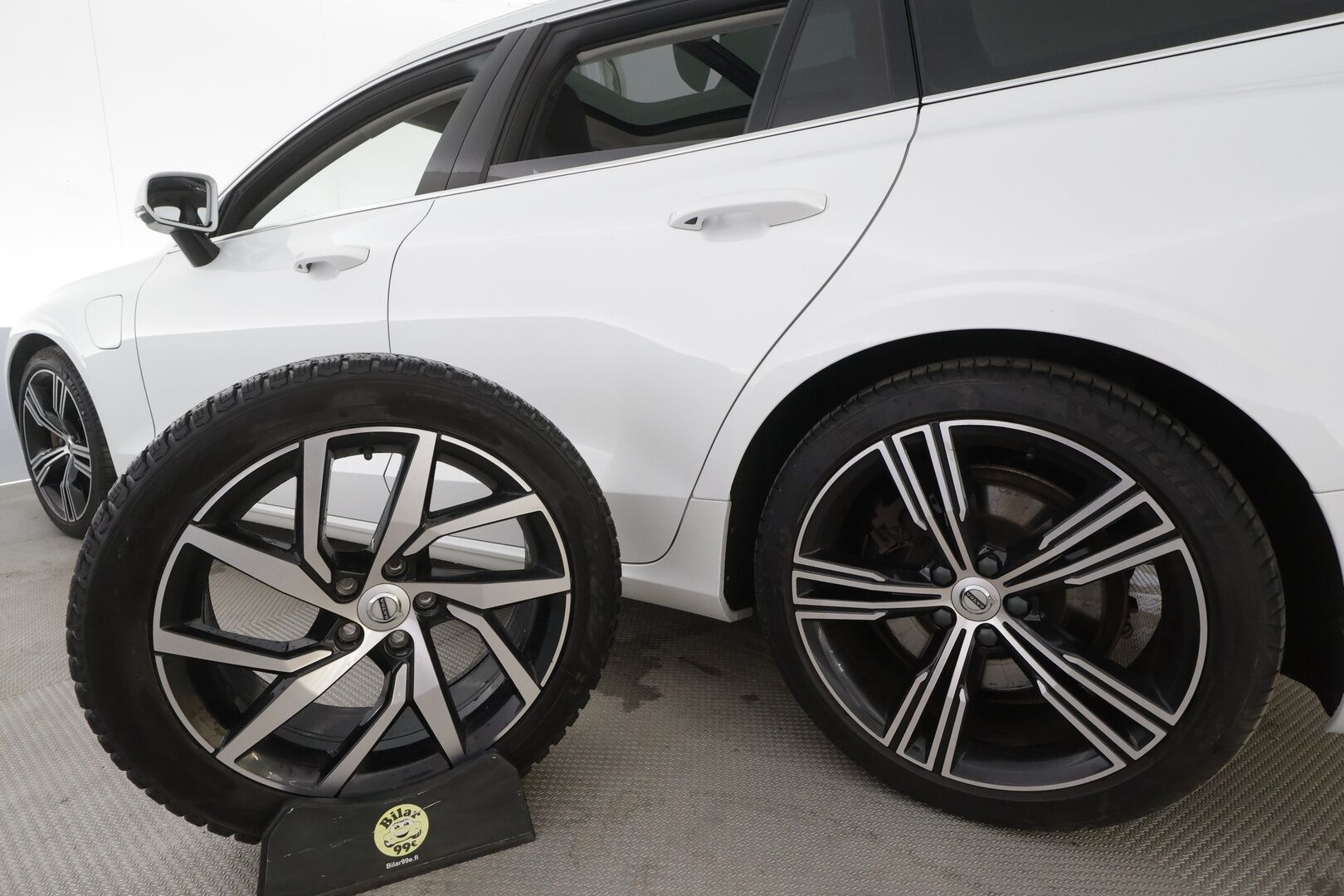 Volvo V60 2021 T8 TwE AWD Inscription aut - | ACC | Webasto | Koukku | Harman/Kardon | Sporttinahat muistilla | Panorama | P.kamera | Pilot assist | BLIS | Merkkihuollot | 
