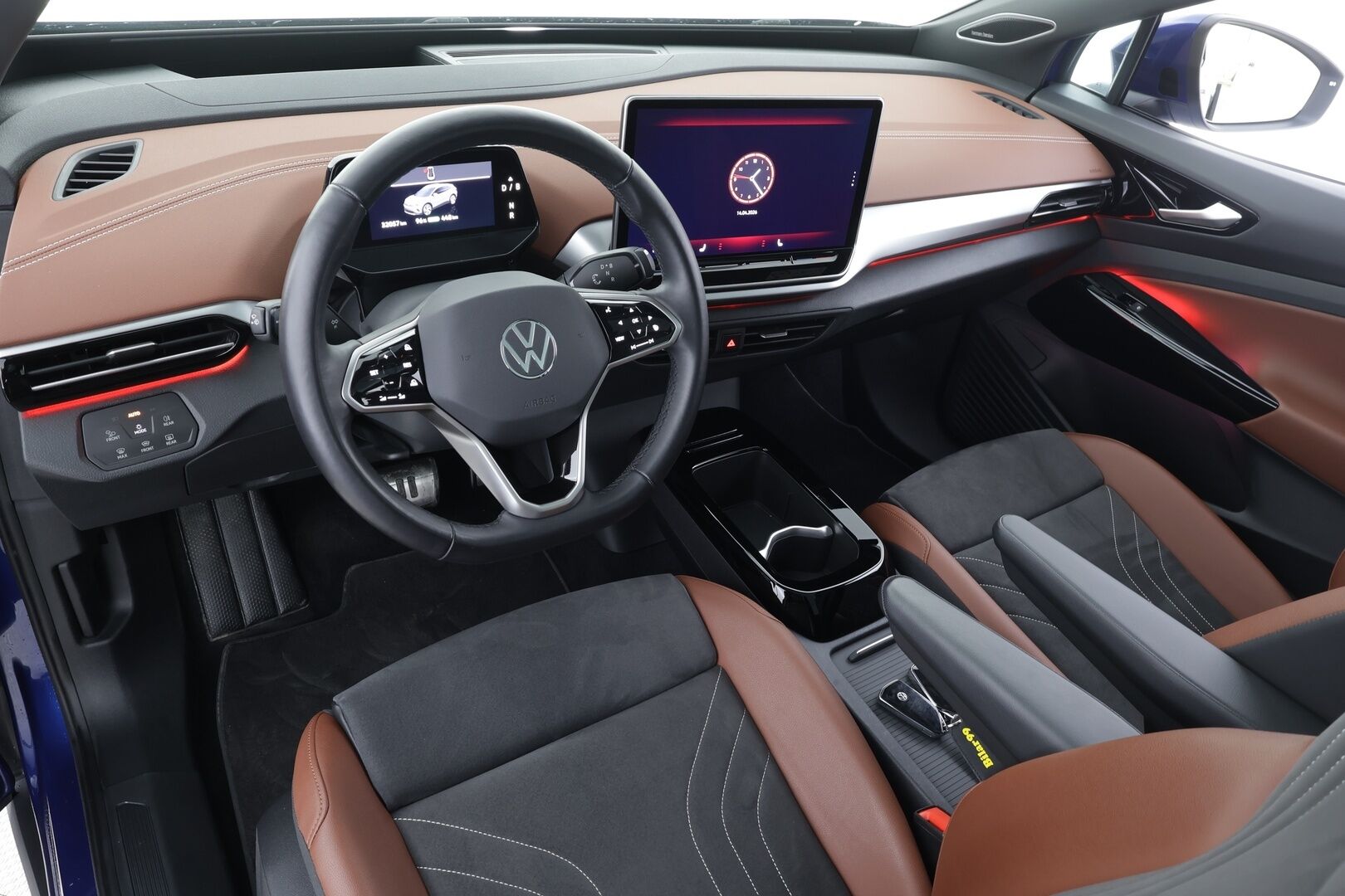 Volkswagen ID.4 2024 Pro 4MOTION Elegance 210 kW / 286 hv, akku 77 kWh * ACC / HUD / H&K / Lasikatto / ILP / 360° / IQ.Light / Muistipenkit * - Akuston esilämmitys / 1.Om Suomi-auto / Kahdet renkaat aluvanteilla / Huippuvarusteet - HULLUT AVAJAISHULINAT KORKOTARJOUS 3,29 %