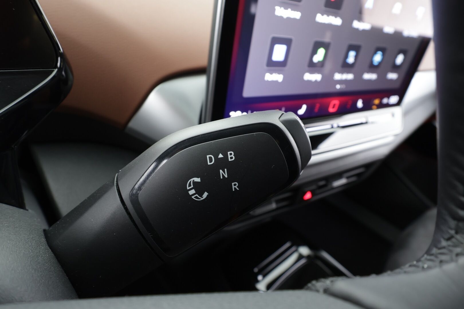 Volkswagen ID.4 2024 Pro 4MOTION Elegance 210 kW / 286 hv, akku 77 kWh * ACC / HUD / H&K / Lasikatto / ILP / 360° / IQ.Light / Muistipenkit * - Akuston esilämmitys / 1.Om Suomi-auto / Kahdet renkaat aluvanteilla / Huippuvarusteet - HULLUT AVAJAISHULINAT KORKOTARJOUS 3,29 %