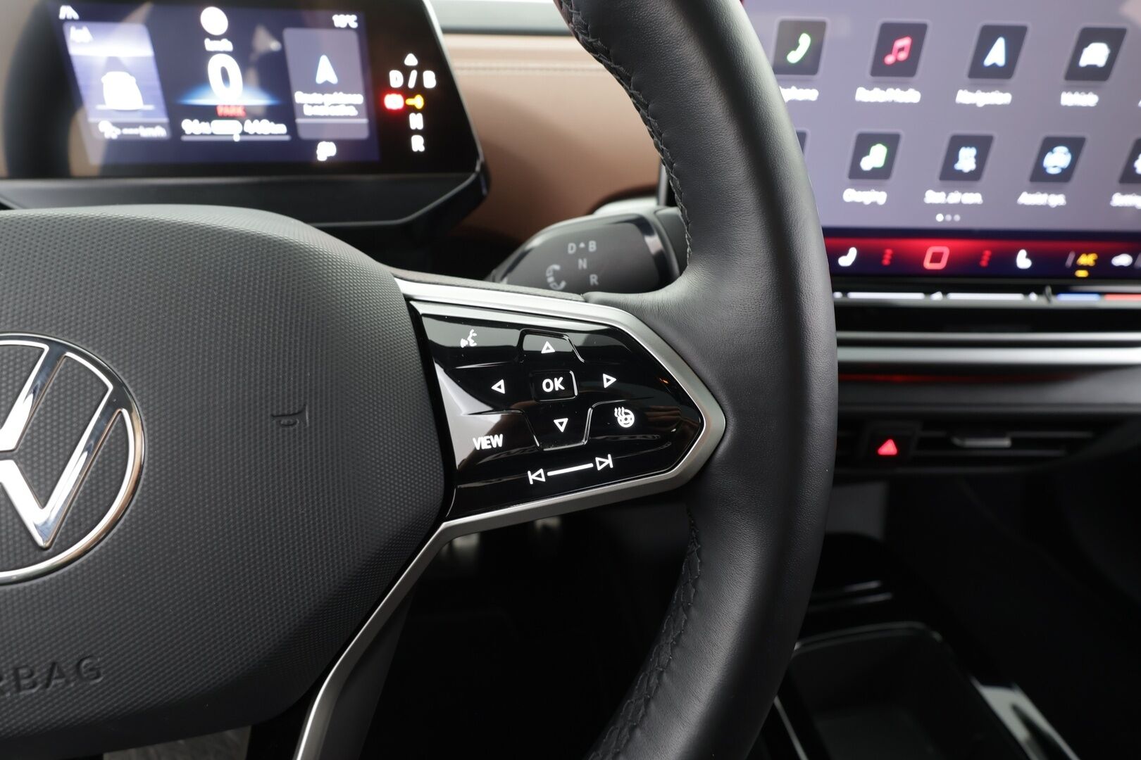 Volkswagen ID.4 2024 Pro 4MOTION Elegance 210 kW / 286 hv, akku 77 kWh * ACC / HUD / H&K / Lasikatto / ILP / 360° / IQ.Light / Muistipenkit * - Akuston esilämmitys / 1.Om Suomi-auto / Kahdet renkaat aluvanteilla / Huippuvarusteet - HULLUT AVAJAISHULINAT KORKOTARJOUS 3,29 %