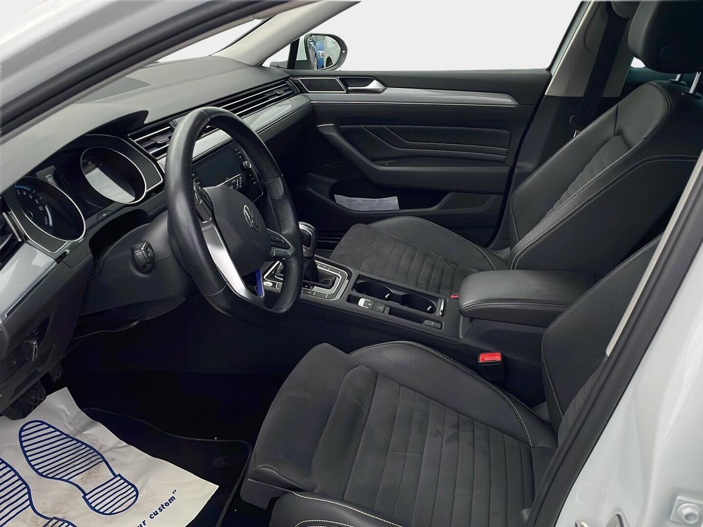 Volkswagen Passat 2022 Variant GTE Premium Plug-In Hybrid 160 kW DSG-automaatti - |ACC | P-Kamera | Puolinahkapenkit | 2x Renkaat