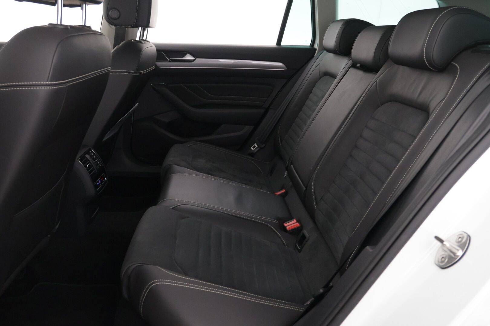 Volkswagen Passat 2022 Variant GTE Premium Plug-In Hybrid 160 kW DSG-automaatti - | ACC | P-Kamera | Puolinahkapenkit | 2x Renkaat