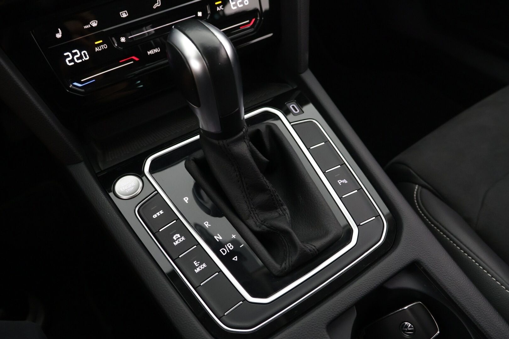 Volkswagen Passat 2022 Variant GTE Premium Plug-In Hybrid 160 kW DSG-automaatti - | ACC | P-Kamera | Puolinahkapenkit | 2x Renkaat