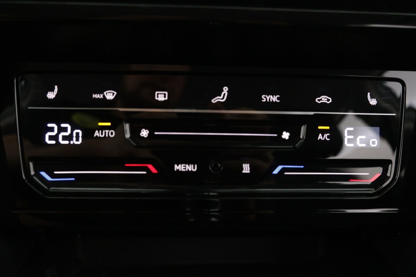 Volkswagen Passat 2022 Variant GTE Premium Plug-In Hybrid 160 kW DSG-automaatti - | ACC | P-Kamera | Puolinahkapenkit | 2x Renkaat