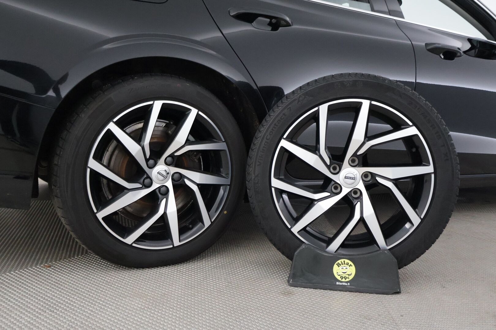 Volvo V60 2020 T6 TwE AWD Momentum ** BLIS / ACC / P.Kamera / Koukku / Puolinahat** - 2x Renkaat ja vanteet / Digimittaristo / Ambient lights - HULLUT JOULUT KORKOTARJOUS 2,49% 