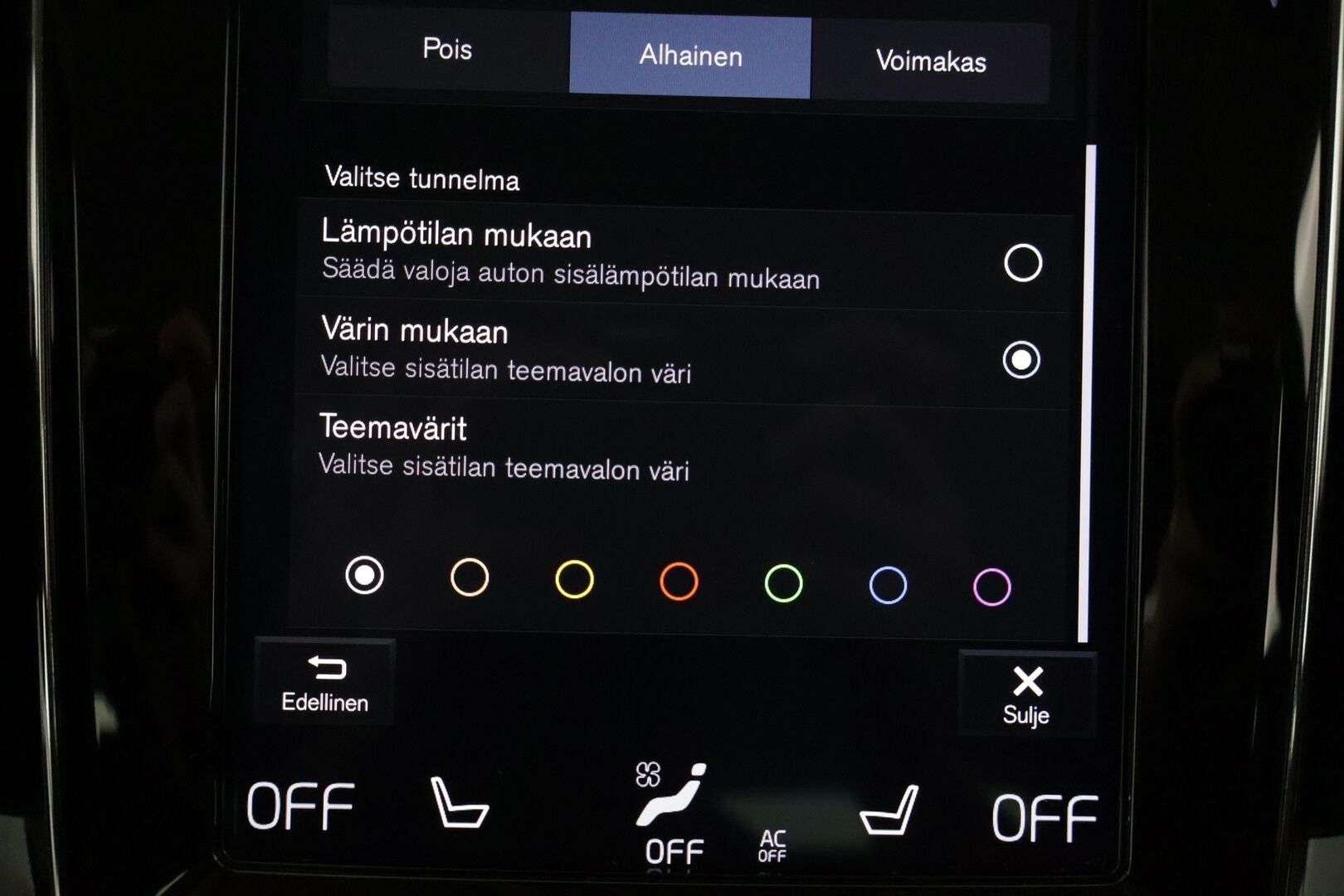 Volvo V60 2020 T6 TwE AWD Momentum ** BLIS / ACC/ Koukku / Puolinahat** - Kahdet renkaat vanteineen / Digimittaristo / Ambient lights