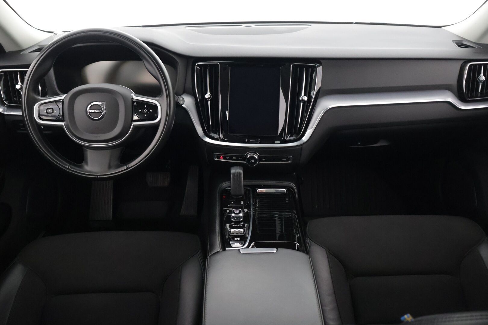 Volvo V60 2020 T6 TwE AWD Momentum ** BLIS / ACC / P.Kamera / Koukku / Puolinahat** - 2x Renkaat ja vanteet / Digimittaristo / Ambient lights - HULLUT JOULUT KORKOTARJOUS 2,49% 