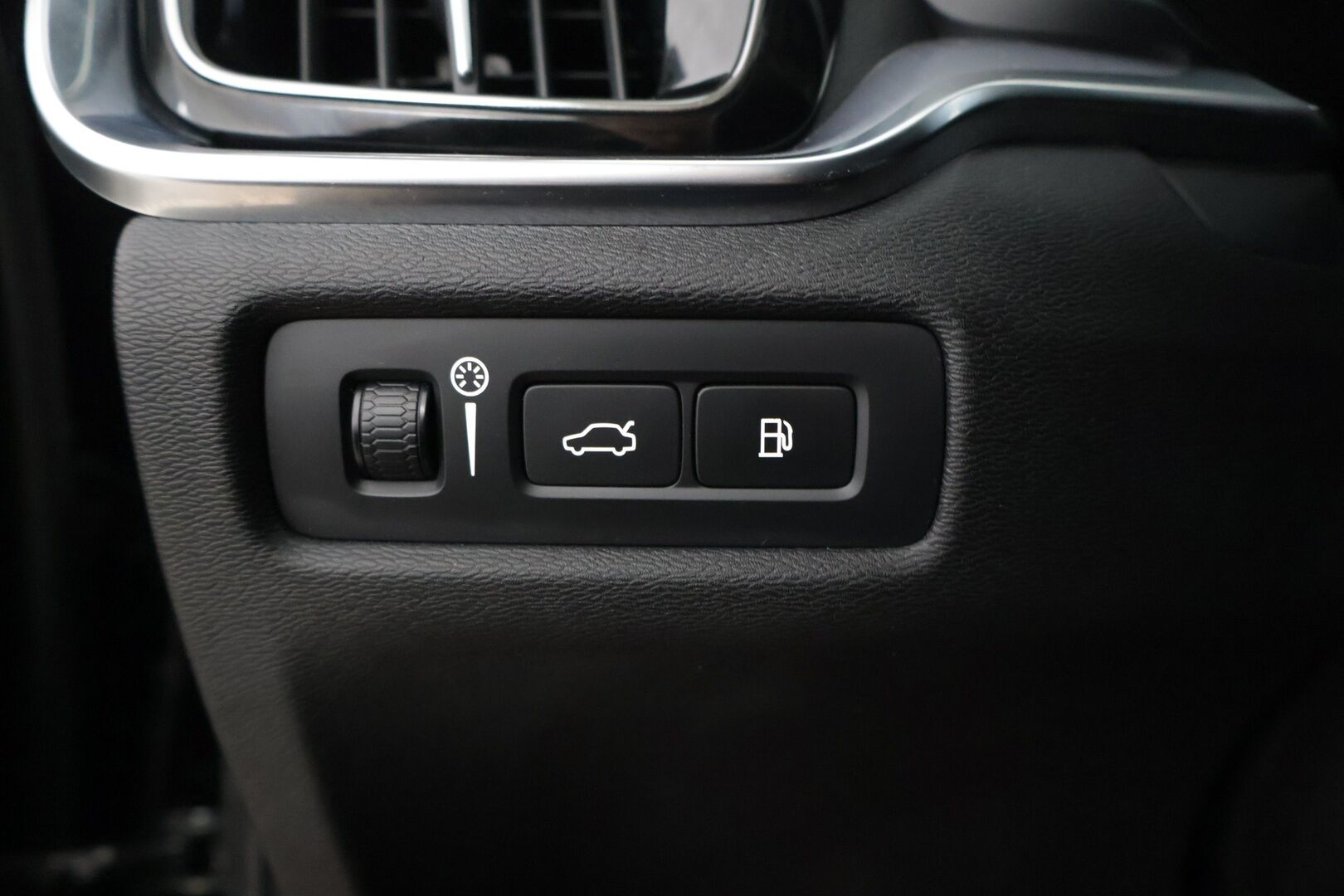 Volvo V60 2020 T6 TwE AWD Momentum ** BLIS / ACC / P.Kamera / Koukku / Puolinahat** - 2x Renkaat ja vanteet / Digimittaristo / Ambient lights - HULLUT JOULUT KORKOTARJOUS 2,49% 