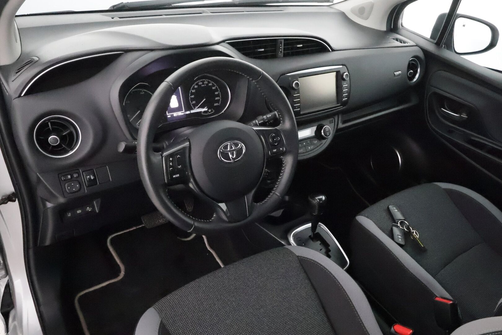 Toyota Yaris 2019 1,5 Hybrid Y20 Edition Business 5ov **Vakkari / P.kamera / Kaistanpitoavustin / Kahdet renkaat**