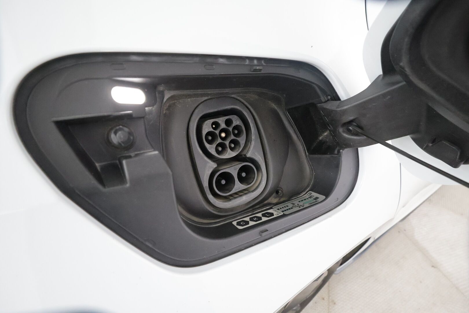 CUPRA Born 2023 e-Boost 170 kW 77 kWh - | ACC | ILP | P.kamera | Lämm. ratti | LED | Lane Assist | Front Assist | RSA | Ambient | Apple & Android | 2x renkaat aluin | Merkkihuollot | 