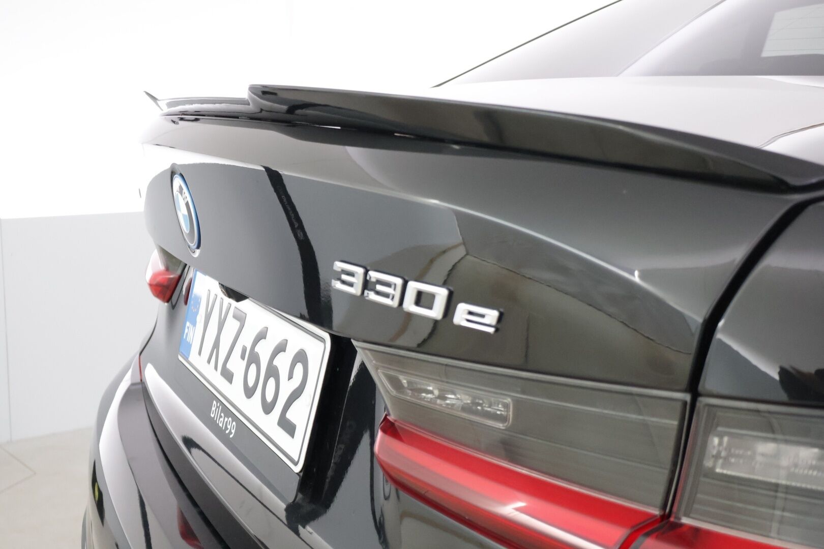 BMW 330 2021 G20 Sedan 330e xDrive Business M Sport * Vakkari / Tutkat / P.kamera / Navi / Hifit * - Kahdet renkaat / Huolettu 11/25 / Akku kuntotarkastettu