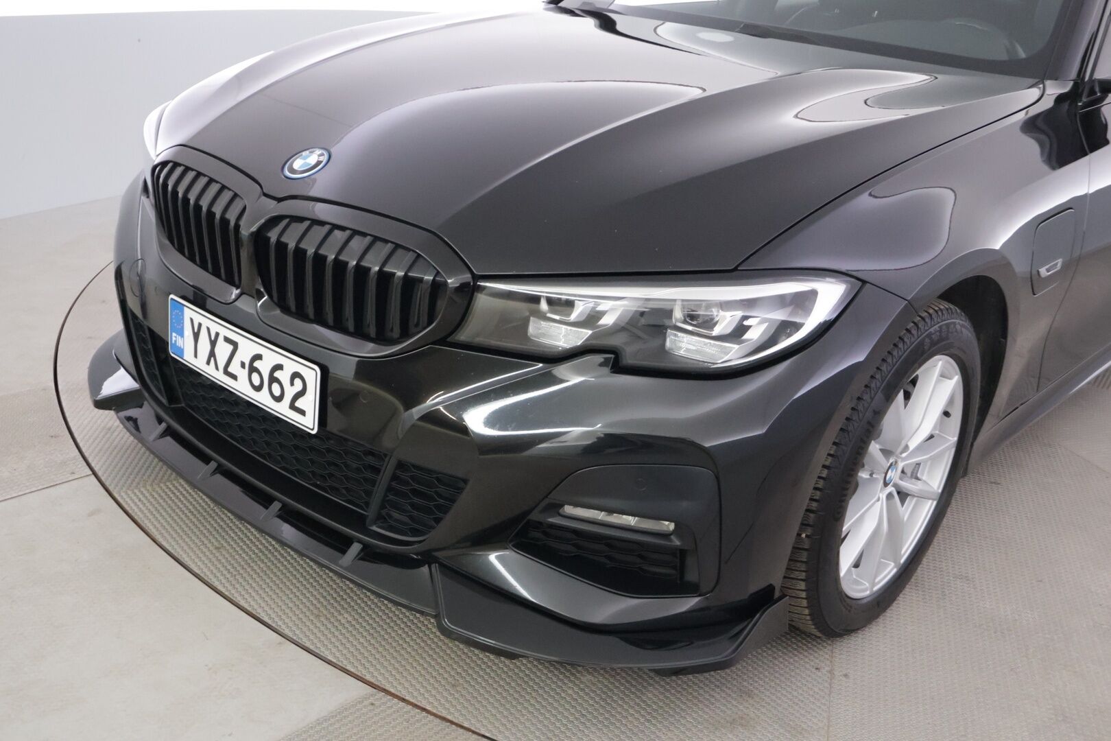 BMW 330 2021 G20 Sedan 330e xDrive Business M Sport * Vakkari / Tutkat / P.kamera / Navi / Hifit * - Kahdet renkaat / Huolettu 11/25 / Akku kuntotarkastettu