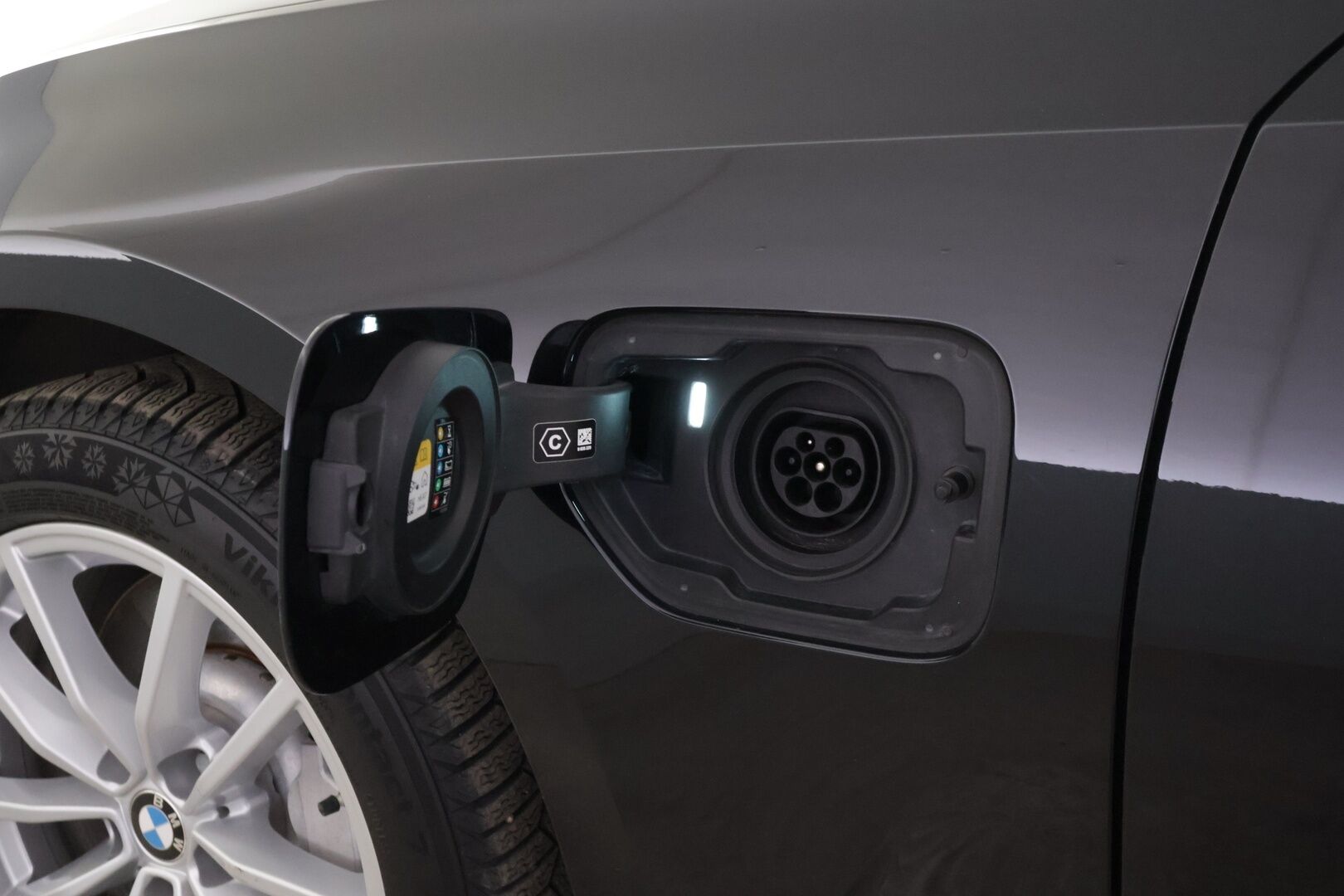 BMW 330 2021 G20 Sedan 330e xDrive Business M Sport * Vakkari / Tutkat / P.kamera / Navi / Hifit * - Kahdet renkaat / Huolettu 11/25 / Akku kuntotarkastettu