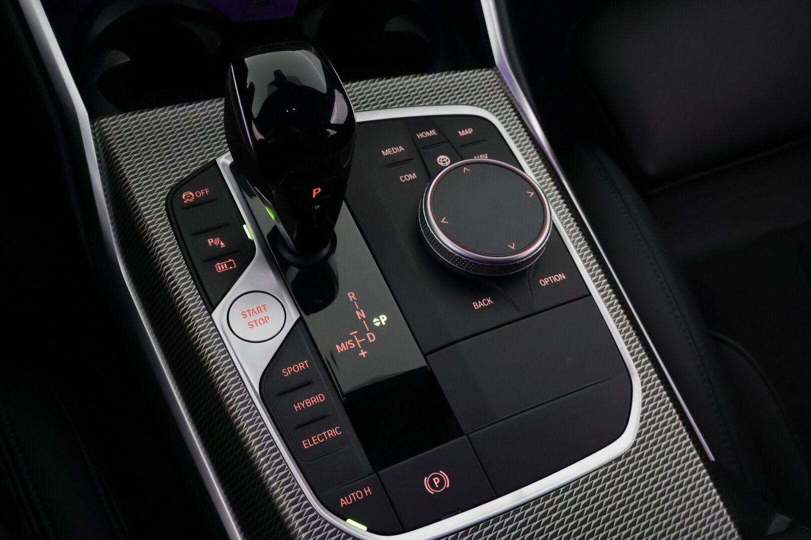 BMW 330 2021 G20 Sedan 330e xDrive Business M Sport * Vakkari / Tutkat / P.kamera / Navi / Hifit * - Kahdet renkaat / Huolettu 11/25 / Akku kuntotarkastettu