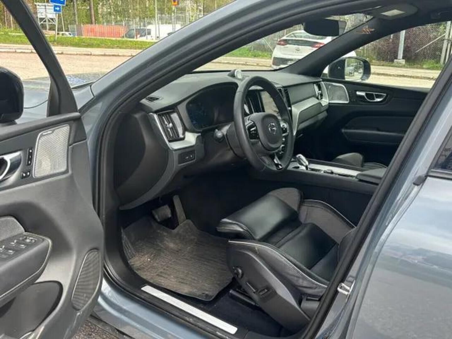 Volvo XC60 2023 T6 AWD Long Range Ultimate Dark aut - | B&W | Adapt.Cruise | 360Kamera | HUD | Muistipenkit | Panorama | VOC | Merkkihuolettu |
