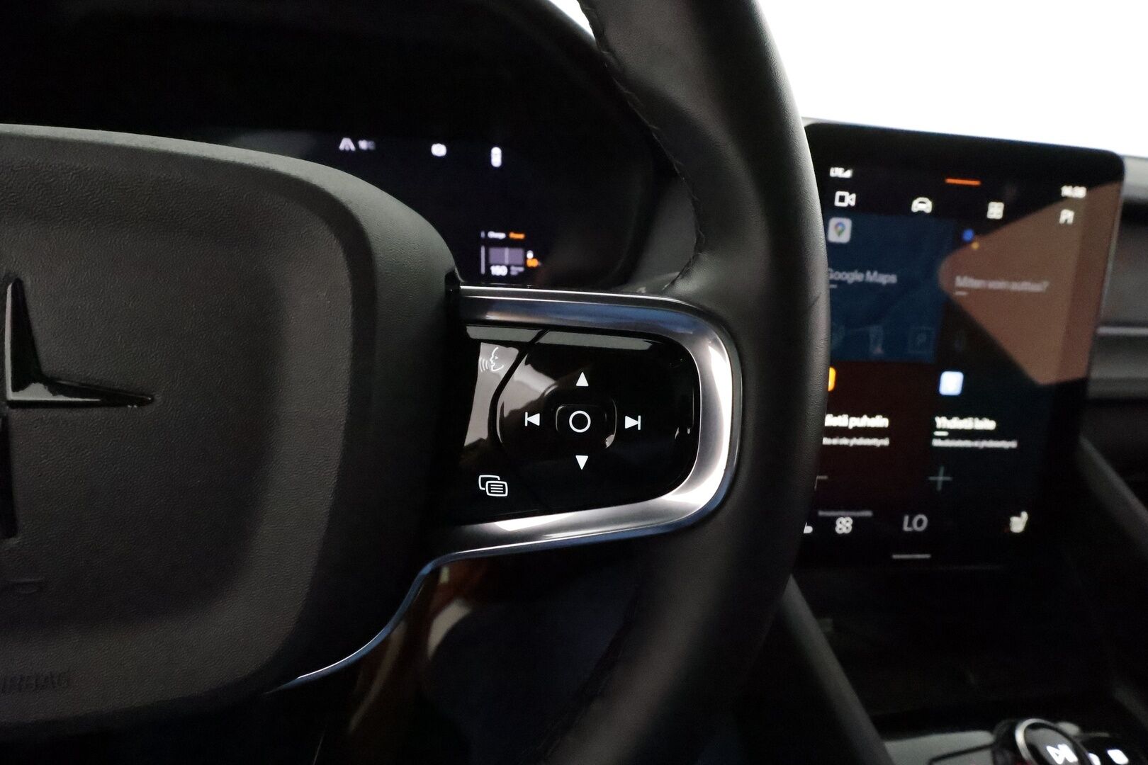Polestar 2 2021 Long Range Dual motor 300kW **Lämpöpumppu / Koukku / Lasikatto / ACC / Full-LED / H&K / 360° / Sportpenkki Muistilla** - 2x Latauskaapelit / Merkkihuollettu!