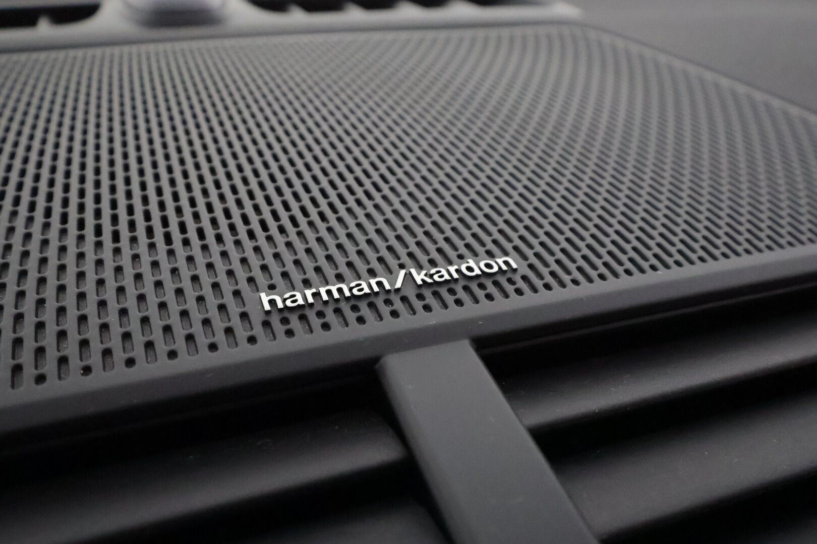 Polestar 2 2021 Long Range Dual motor 300kW **Lämpöpumppu / Koukku / Lasikatto / ACC / Full-LED / H&K / 360° / Sportpenkki Muistilla** - 2x Latauskaapelit / Merkkihuollettu!
