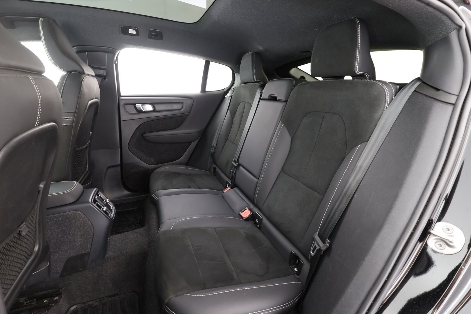 Volvo C40 2023 Recharge Single Ultimate aut - | ACC | ILP | Koukku | H/K | 360-Kamera | LED | Muistipenkki | Lasikatto | Sporttipenkit | Ratinlämmitys | Keyless | Apple & Android | Merkkihuollettu | Kahdet Renkaat |