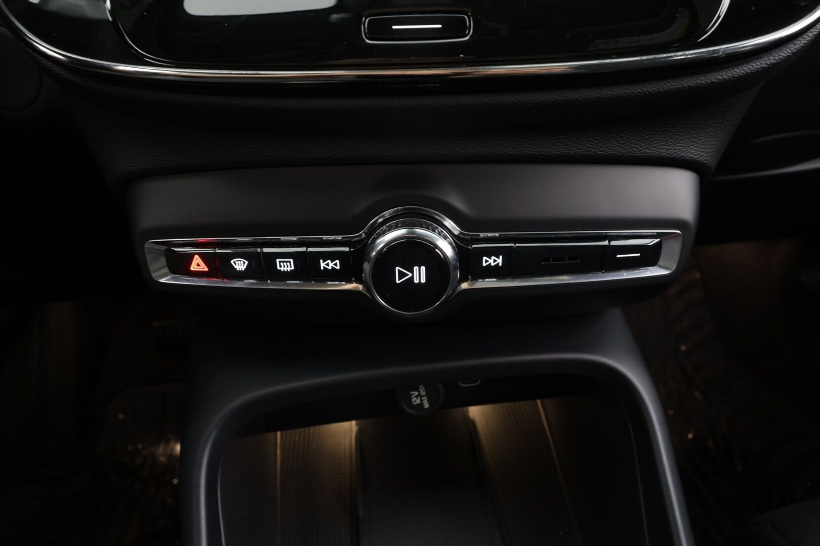Volvo C40 2023 Recharge Single Ultimate aut - | ACC | ILP | Koukku | H/K | 360-Kamera | LED | Muistipenkki | Lasikatto | Sporttipenkit | Ratinlämmitys | Keyless | Apple & Android | Merkkihuollettu | Kahdet Renkaat |