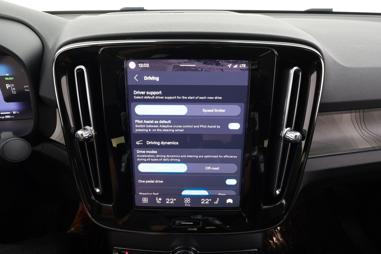 Volvo C40 2023 Recharge Single Ultimate aut - | ACC | ILP | Koukku | H/K | 360-Kamera | LED | Muistipenkki | Lasikatto | Sporttipenkit | Ratinlämmitys | Keyless | Apple & Android | Merkkihuollettu | Kahdet Renkaat |