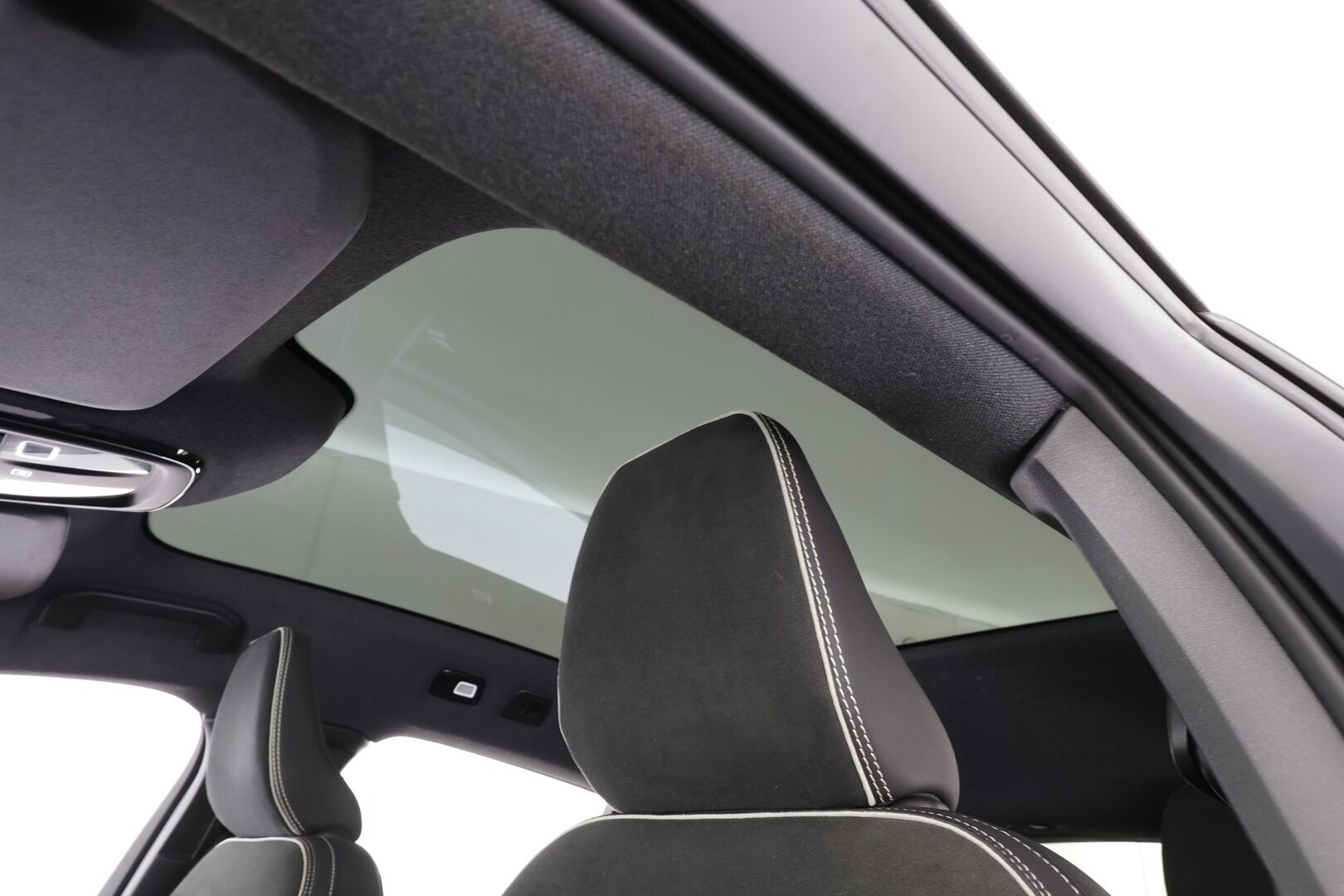 Volvo C40 2023 Recharge Single Ultimate aut - | ACC | ILP | Koukku | H/K | 360-Kamera | LED | Muistipenkki | Lasikatto | Sporttipenkit | Ratinlämmitys | Keyless | Apple & Android | Merkkihuollettu | Kahdet Renkaat |