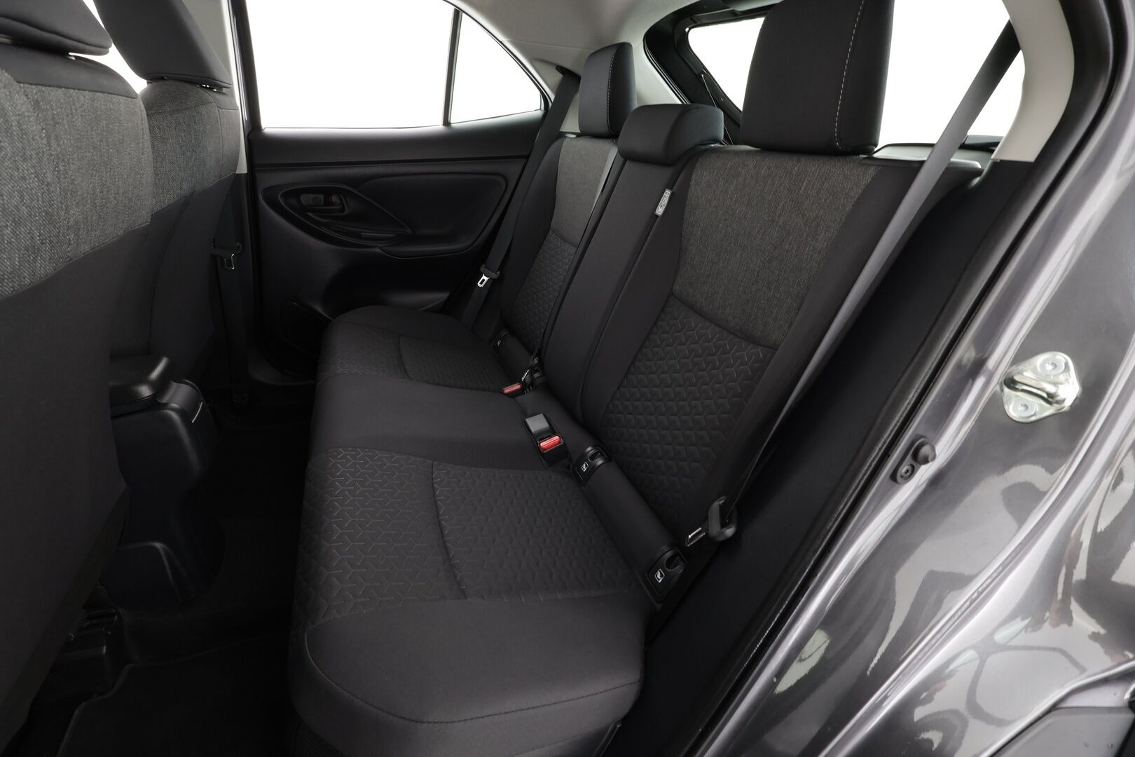 Toyota Yaris Cross 2024 1,5 Hybrid Active * ACC / LED / P.Kamera / Navi / Kaistavahti / Apple&Android / Keyless * - 1-om Suomi-auto / Kahdet renkaat / Merkkihuollettu! - Osta nyt, maksa vasta ensi vuonna