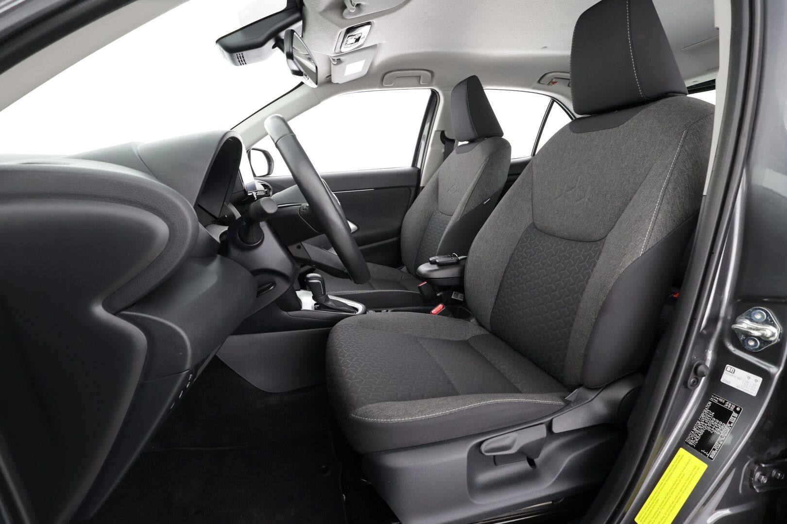 Toyota Yaris Cross 2024 1,5 Hybrid Active * ACC / LED / P.Kamera / Navi / Kaistavahti / Apple&Android / Keyless * - 1-om Suomi-auto / Kahdet renkaat / Merkkihuollettu! - Osta nyt, maksa vasta ensi vuonna