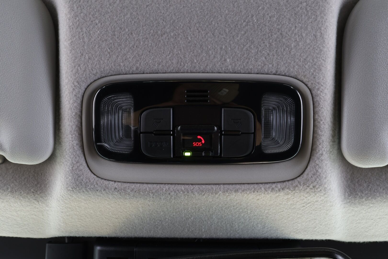 Toyota Yaris 2024 1,5 Hybrid 116 Intense * Suomi-auto / ACC / P.kamera / Apple&Android / Ratinlämmitin * - Kahdet renkaat aluvanteilla / Merkkihuollettu