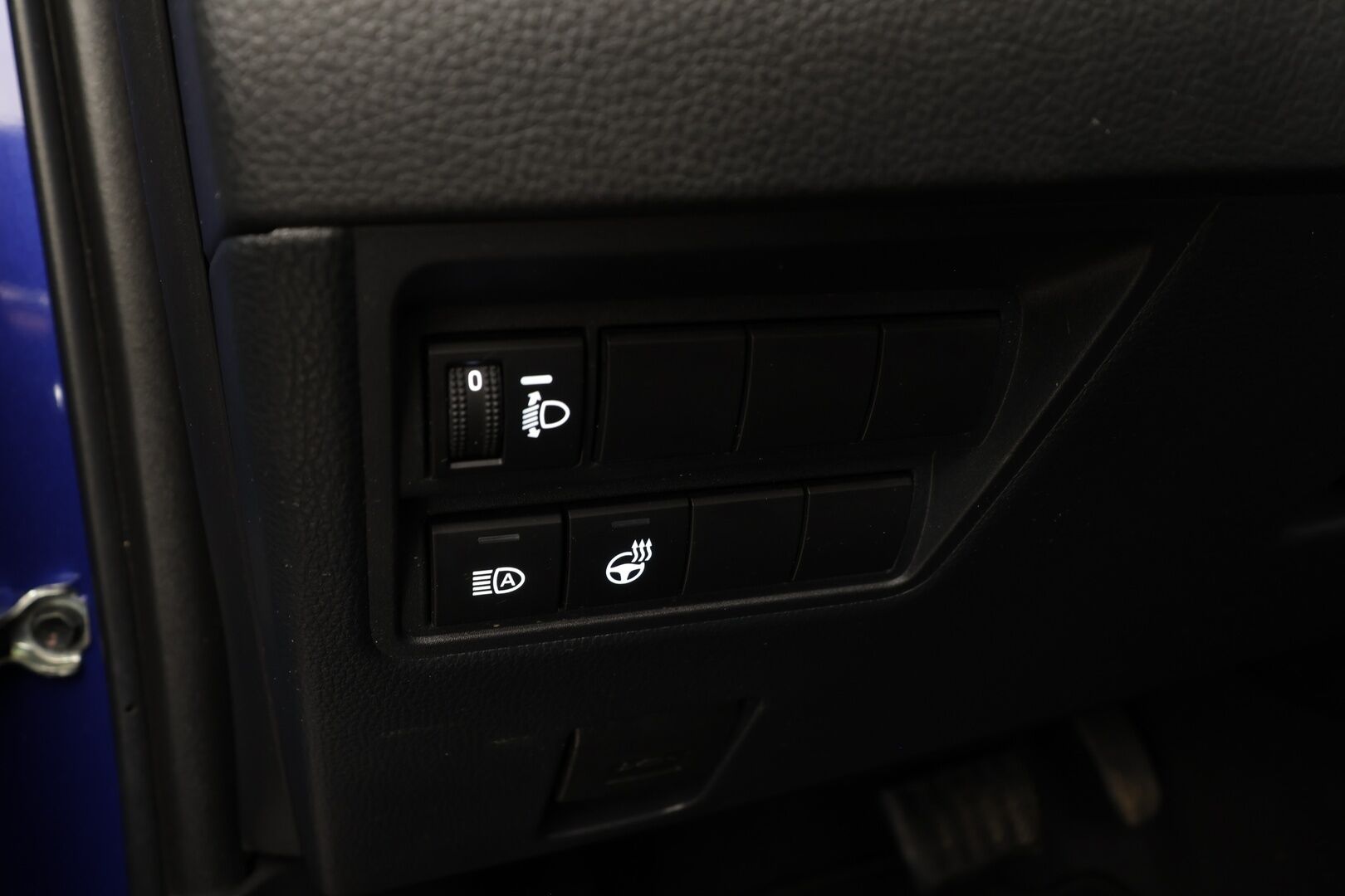 Toyota Yaris 2024 1,5 Hybrid 116 Intense * Suomi-auto / ACC / P.kamera / Apple&Android / Ratinlämmitin * - Kahdet renkaat aluvanteilla / Merkkihuollettu - HULLU BLACKWEEK KORKOTARJOUS 2,49%