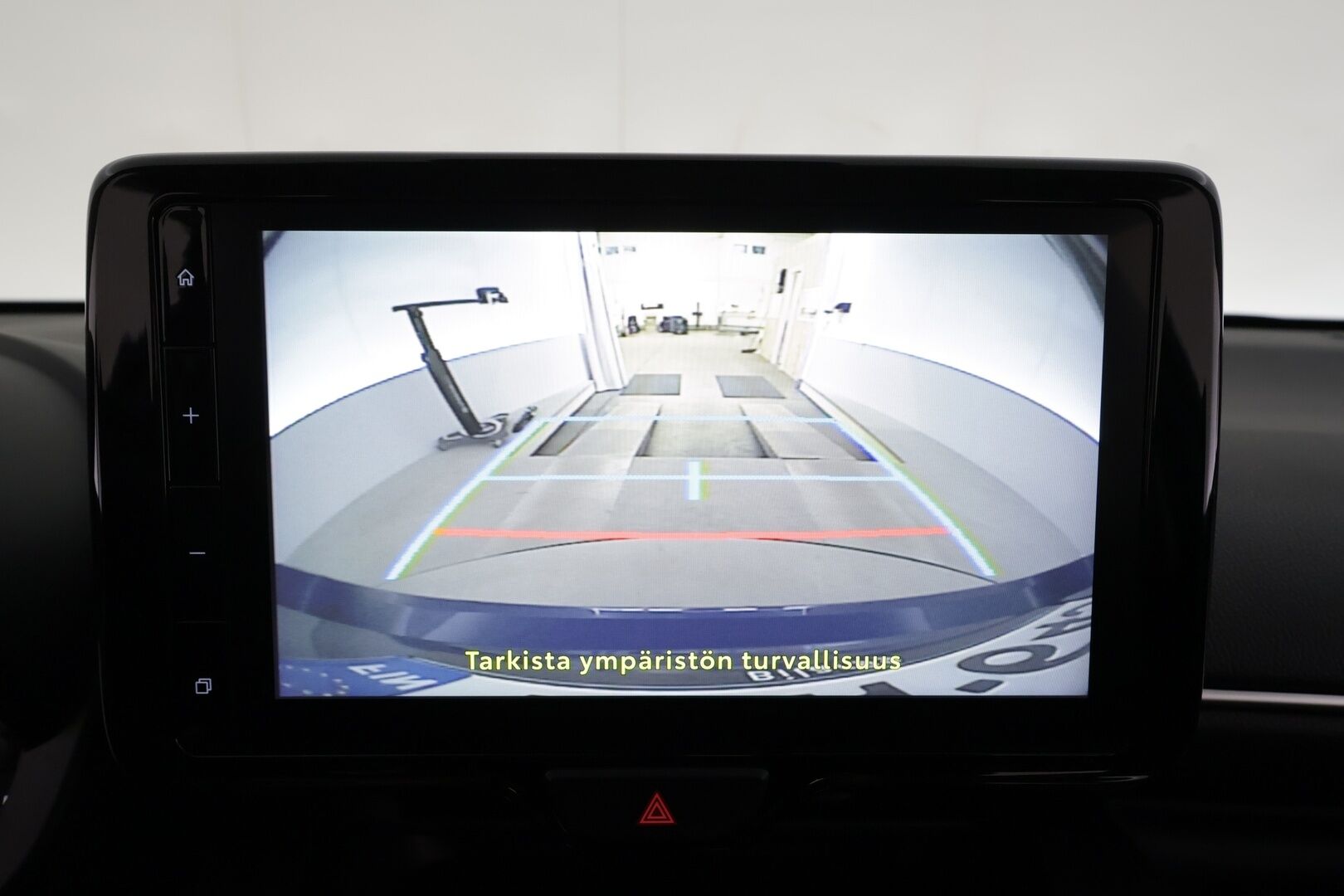 Toyota Yaris 2024 1,5 Hybrid 116 Intense * Suomi-auto / ACC / P.kamera / Apple&Android / Ratinlämmitin * - Kahdet renkaat aluvanteilla / Merkkihuollettu