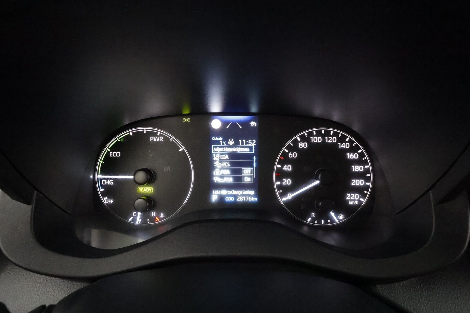 Toyota Yaris 2024 1,5 Hybrid 116 Intense * Suomi-auto / ACC / P.kamera / Apple&Android * - Kahdet renkaat aluvanteilla / Merkkihuollettu