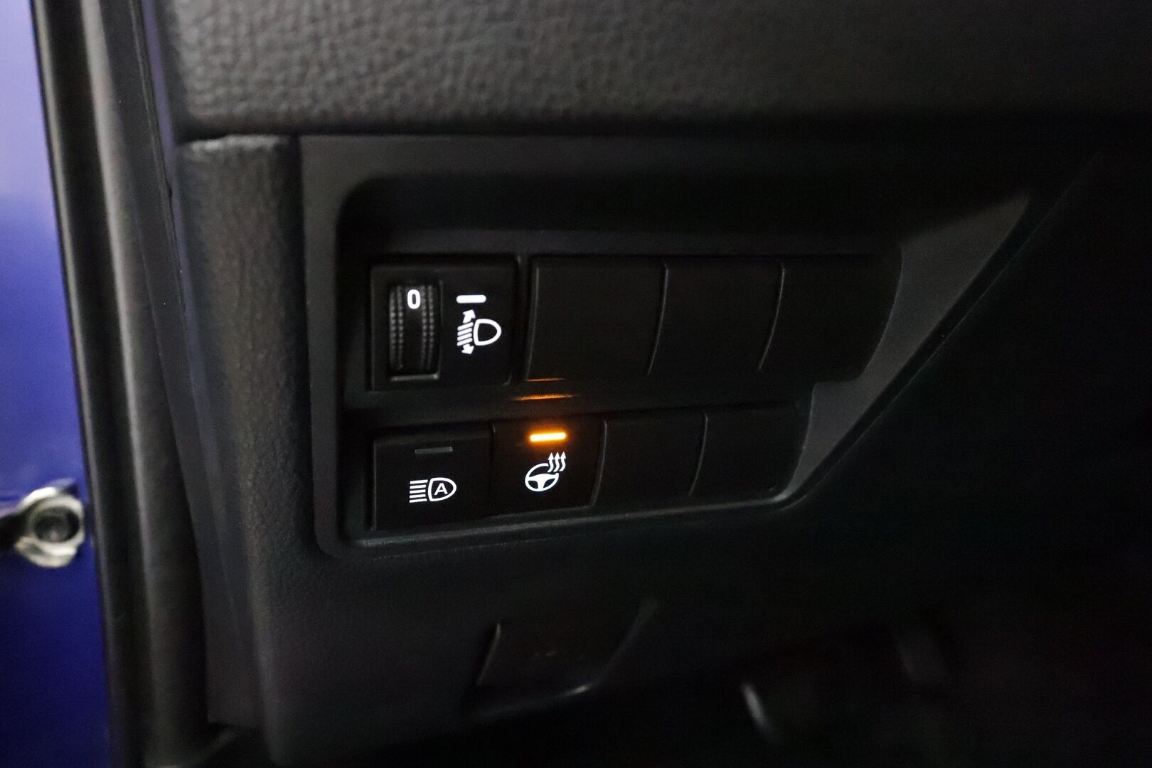 Toyota Yaris 2024 1,5 Hybrid 116 Intense * Suomi-auto / ACC / P.kamera / Apple&Android * - Kahdet renkaat aluvanteilla / Merkkihuollettu