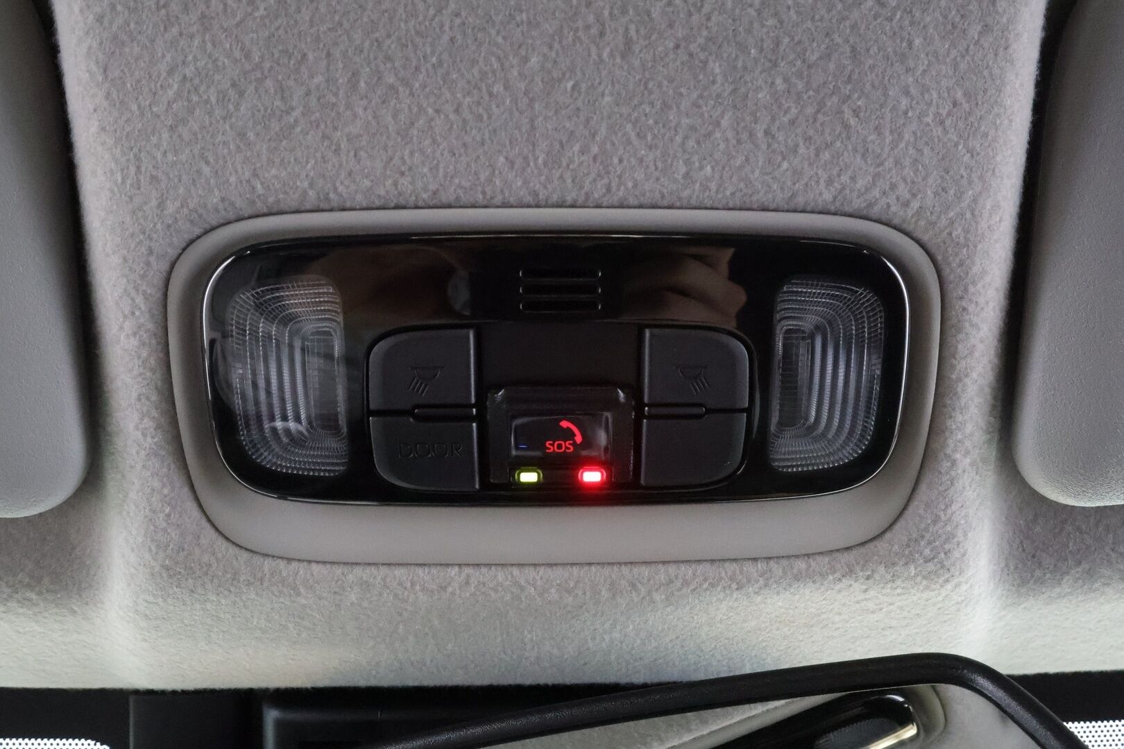 Toyota Yaris 2024 1,5 Hybrid 116 Intense * Suomi-auto / ACC / P.kamera / Apple&Android * - Kahdet renkaat aluvanteilla / Merkkihuollettu