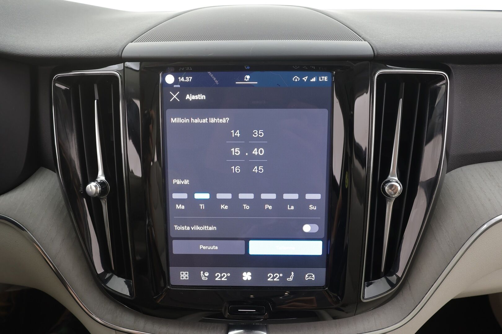 Volvo XC60 2024 T6 AWD Long Range Plus Bright aut. - | Koukku | Panorama | ACC | Full-LED | P.Kamera | Sporttinahat Muistilla | Kaistavahti | Navi | Katveavustin | Keyless | 1-om Suomi-auto |  2x Latauskaapelit | Kahdet renkaat | Merkkihuollot | 