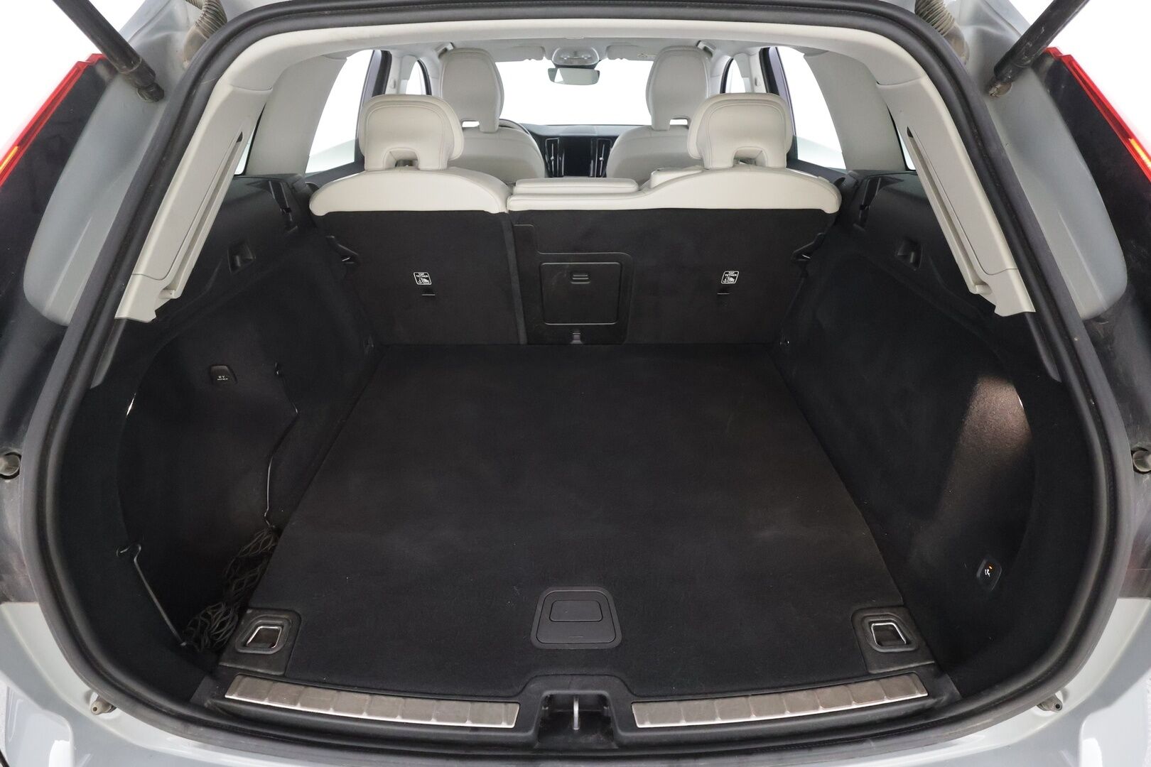 Volvo XC60 2024 T6 AWD Long Range Plus Bright aut. - | Koukku | Panorama | ACC | Full-LED | P.Kamera | Sporttinahat Muistilla | Kaistavahti | Navi | Katveavustin | Keyless | 1-om Suomi-auto |  2x Latauskaapelit | Kahdet renkaat | Merkkihuollot | 