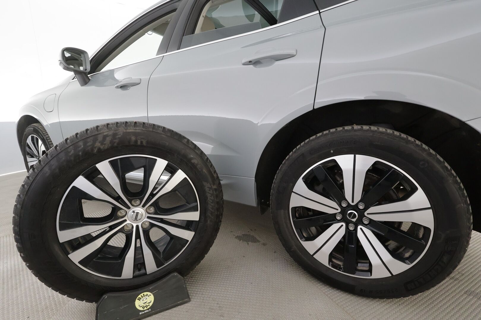 Volvo XC60 2024 T6 AWD Long Range Plus Bright aut. - | Koukku | Panorama | ACC | Full-LED | P.Kamera | Sporttinahat Muistilla | Kaistavahti | Navi | Katveavustin | Keyless | 1-om Suomi-auto |  2x Latauskaapelit | Kahdet renkaat | Merkkihuollot | 