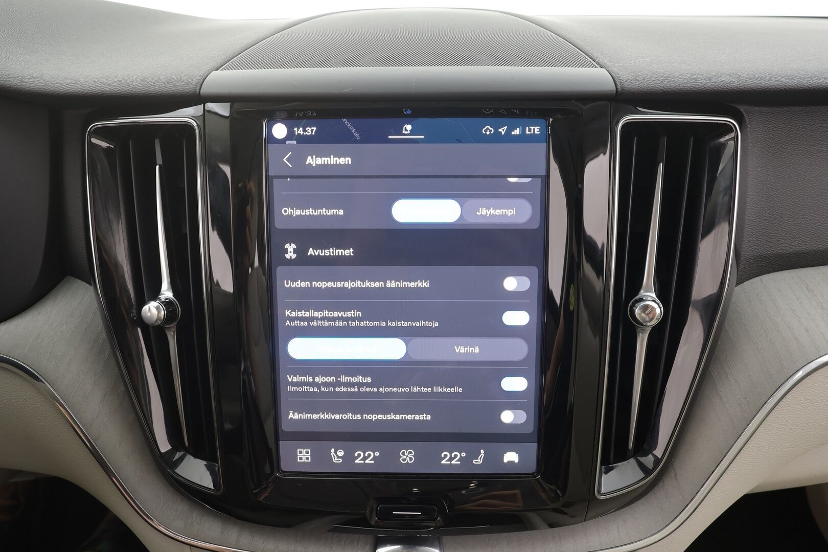 Volvo XC60 2024 T6 AWD Long Range Plus Bright aut. - | Koukku | Panorama | ACC | Full-LED | P.Kamera | Sporttinahat Muistilla | Kaistavahti | Navi | Katveavustin | Keyless | 1-om Suomi-auto |  2x Latauskaapelit | Kahdet renkaat | Merkkihuollot | 