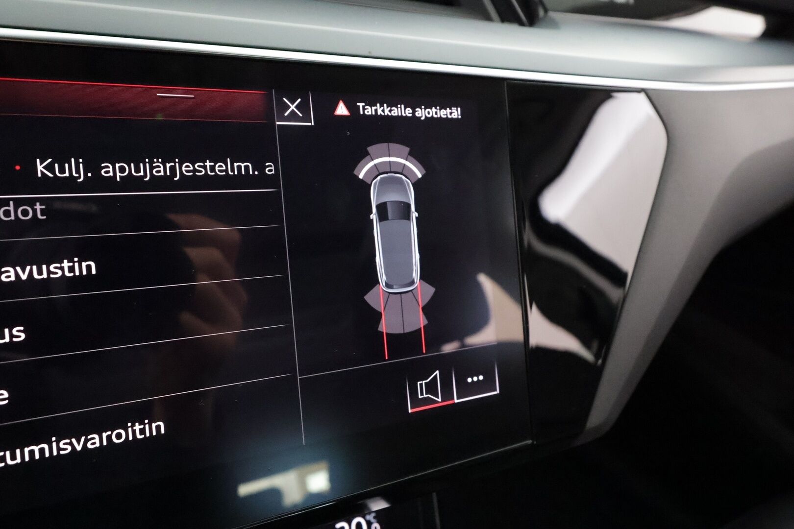 Audi e-tron 2020 50 quattro * ACC / LED / Lisälämmitin / Panorama / Muistipenkki / Nahat / P.tutkat * - Akku kuntotarkastettu / Kahdet Renkaat 