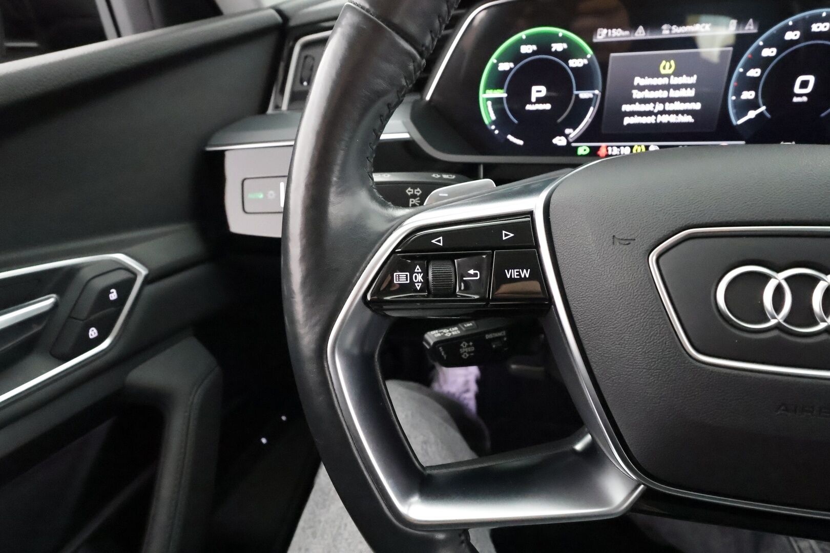 Audi e-tron 2020 50 quattro * ACC / LED / Lisälämmitin / Panorama / Muistipenkki / Nahat / P.tutkat * - Akku kuntotarkastettu / Kahdet Renkaat 