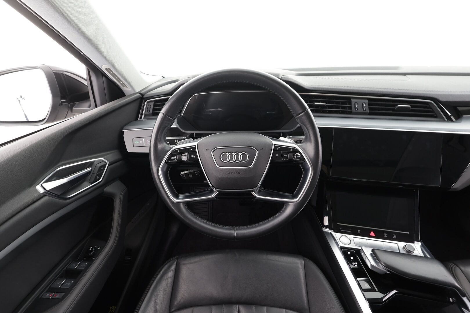 Audi e-tron 2020 50 quattro * ACC / LED / Lisälämmitin / Panorama / Muistipenkki / Nahat / P.tutkat * - Akku kuntotarkastettu / Kahdet Renkaat 